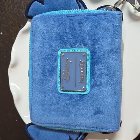 Loungefly Stitch Polaroid Wallet - Picture 2 of 3